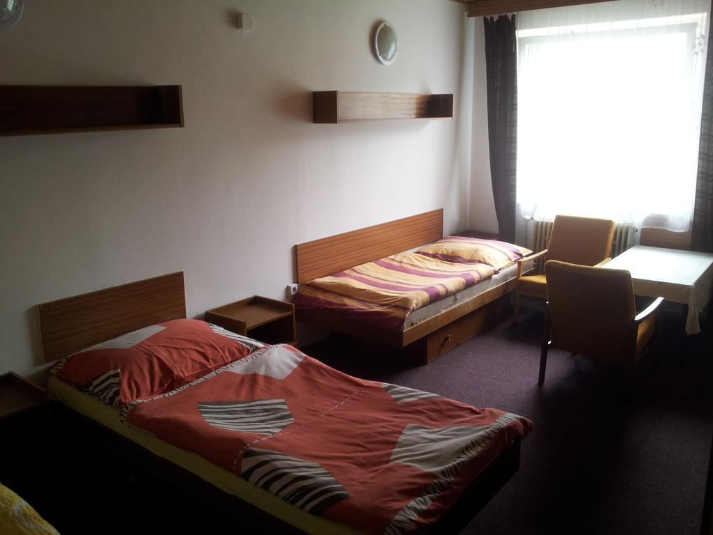 Penzion Tenis Podebrady Bilik gambar