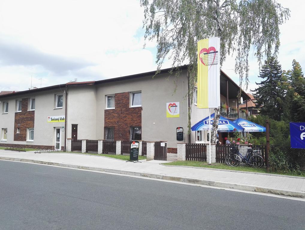 Penzion Tenis Podebrady Luaran gambar